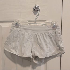 Lululemon Hotty Hot Shorts 2.5”